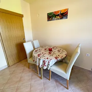 apartmani-combaj.primorje-gorskikotar.com/